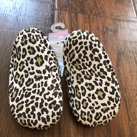 CARTER’S leopard print Mary Janes, fits up to 3mos, NWT - Picture 3 of 4